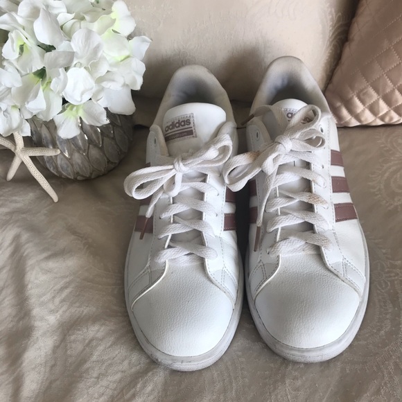 Adidas Size 9 - Picture 2 of 6